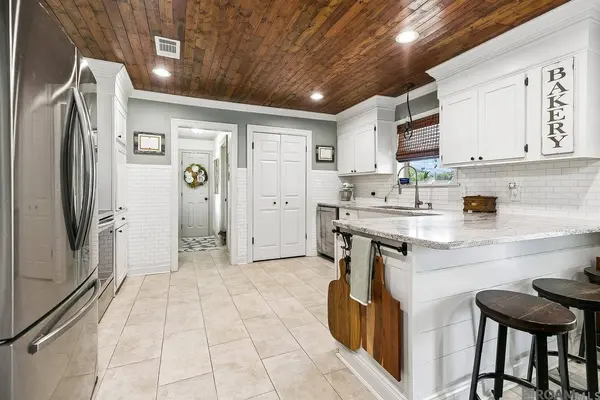 1179 Desoto Dr, Lutcher, LA 70071
