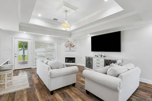104 Oak Arbor Drive, Laplace, LA 70068