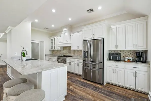 104 Oak Arbor Drive, Laplace, LA 70068