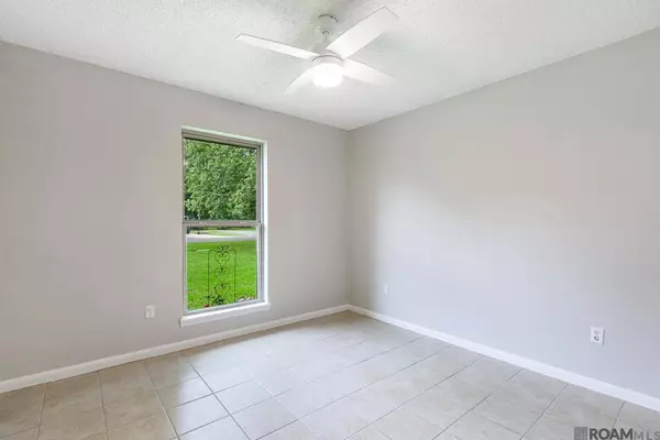 42218 Shadow Creek Ave, Gonzales, LA 70737