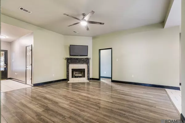 16369 W Great Oak Ct, Prairieville, LA 70769