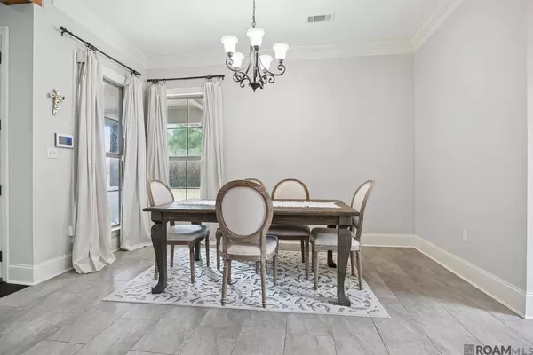 16357 Parker Place Dr, Prairieville, LA 70769