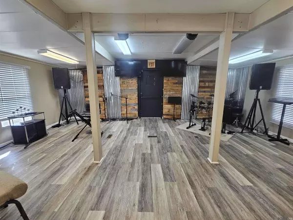 10757 Airline Hwy, Gonzales, LA 70737