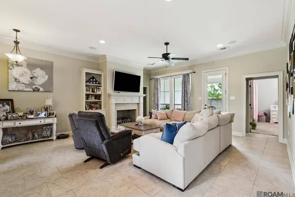 16490 Anna Belle Dr, Prairieville, LA 70769