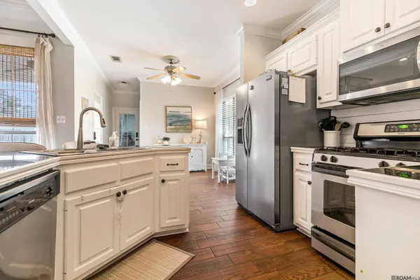 18068 Wilkes Dr, Prairieville, LA 70769
