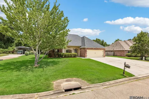 16348 Turning Leaf Dr, Prairieville, LA 70769