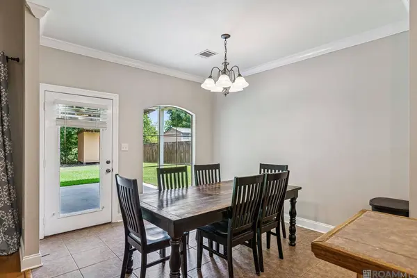 16348 Turning Leaf Dr, Prairieville, LA 70769