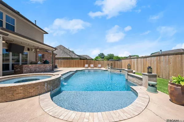 15233 Summer Park Ln, Baton Rouge, LA 70817