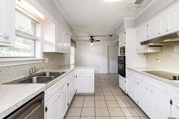 1304 Rue Crozat, Baton Rouge, LA 70810