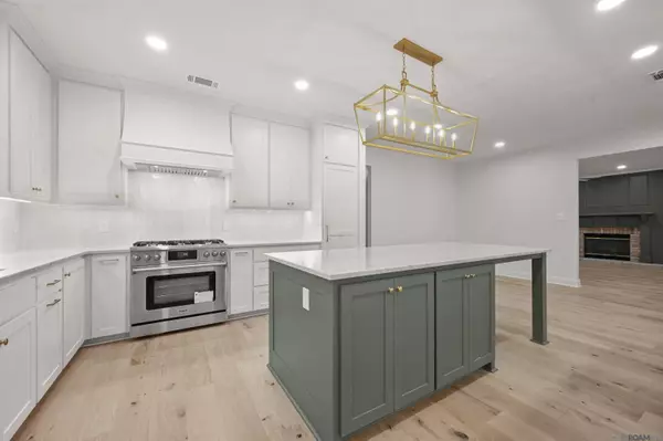 18631 Beaconwoods Dr, Baton Rouge, LA 70817