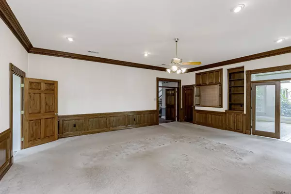 655 High Lake Dr, Baton Rouge, LA 70810