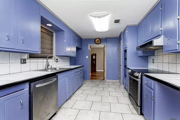 1337 Rue Desiree, Baton Rouge, LA 70810