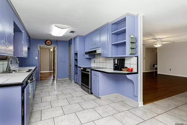 1337 Rue Desiree, Baton Rouge, LA 70810