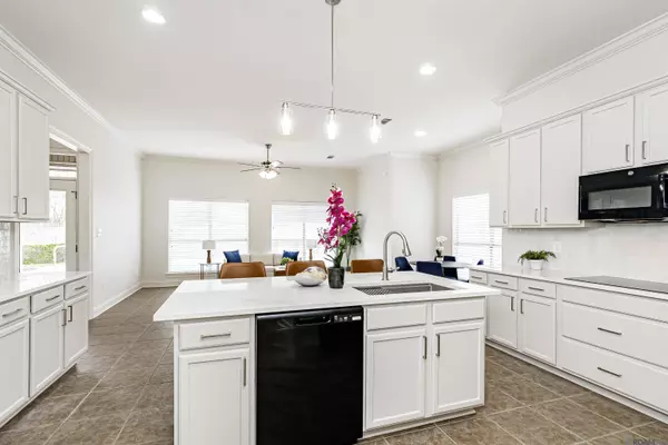 11447 Lemonwood Dr, Denham Springs, LA 70726