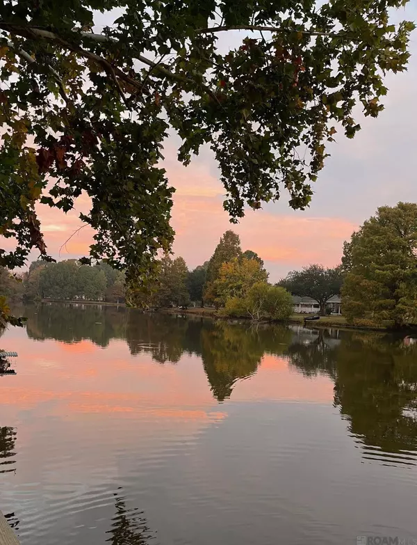 13725 Briarlake Ave, Baton Rouge, LA 70809