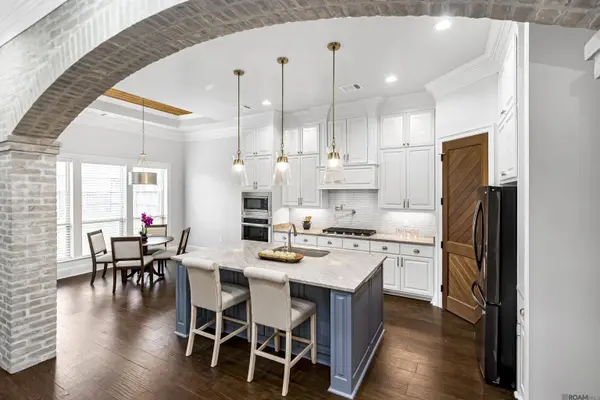 36476 Royal Oak Dr, Prairieville, LA 70769