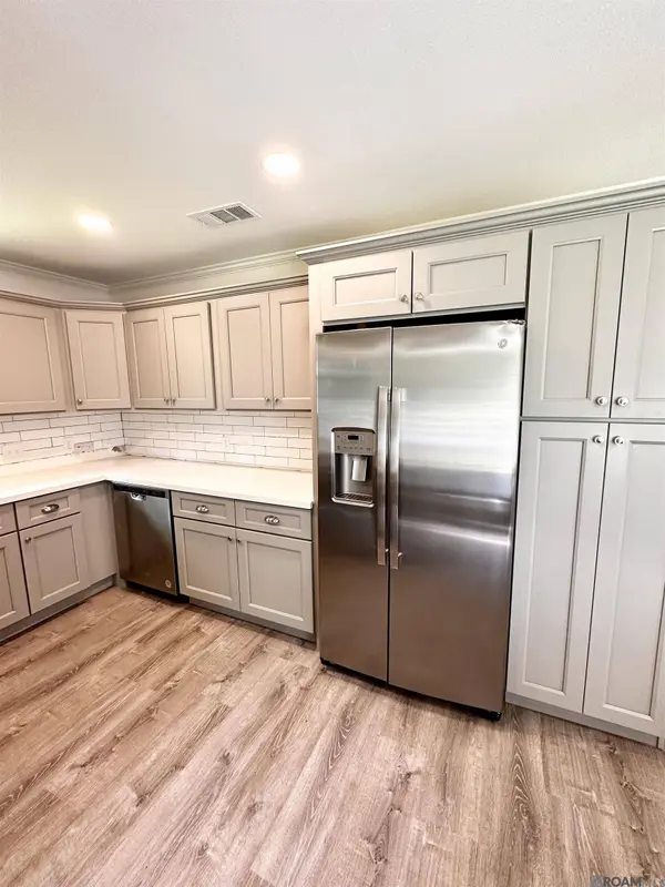 9955 Buttercup Dr, Baton Rouge, LA 70809