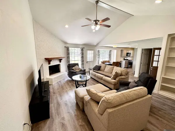 9955 Buttercup Dr, Baton Rouge, LA 70809