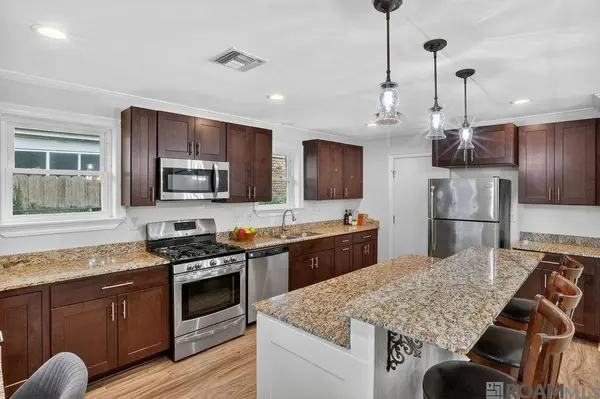 8910 Melrose Ln, River Ridge, LA 70123