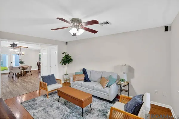 8910 Melrose Ln, River Ridge, LA 70123