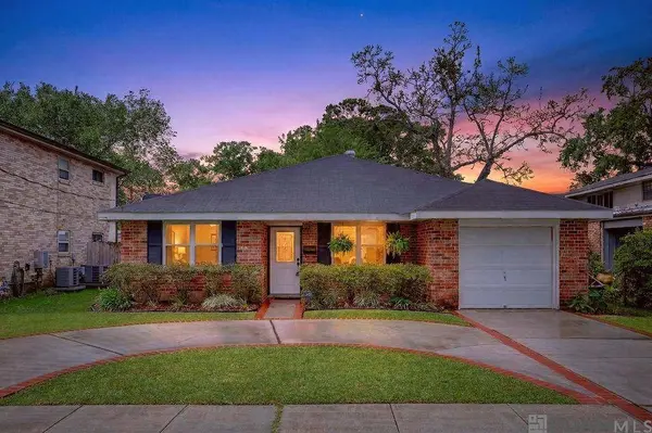 8910 Melrose Ln, River Ridge, LA 70123