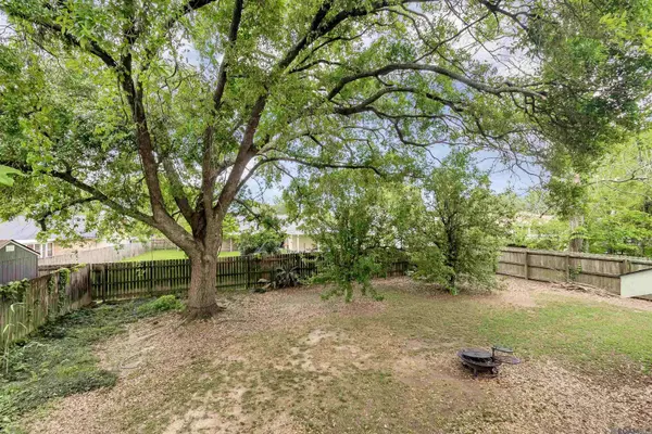 1451 White Cross Dr, Baton Rouge, LA 70810