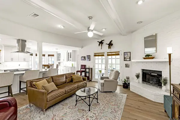1324 Chippenham Dr, Baton Rouge, LA 70808