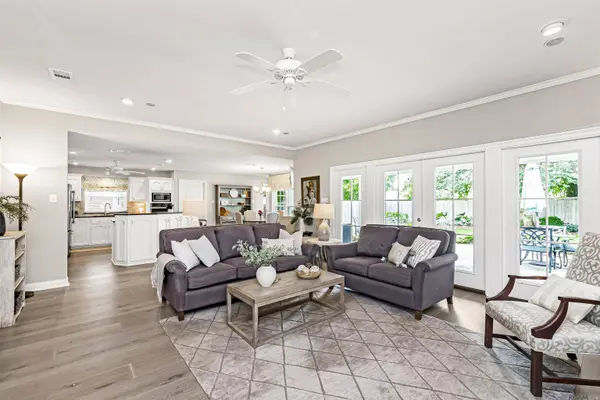 15246 Woodmoss Dr, Baton Rouge, LA 70816