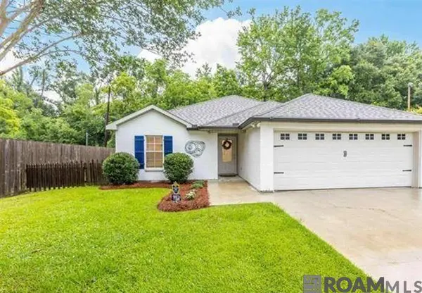 18634 White Oak Dr, Prairieville, LA 70769