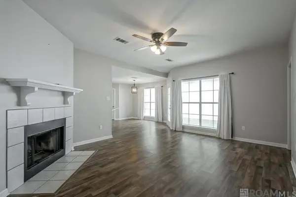 3437 Myrtle Grove Dr, Baton Rouge, LA 70810