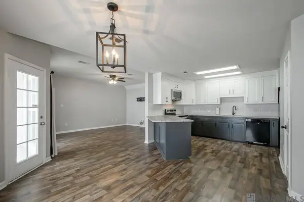 3437 Myrtle Grove Dr, Baton Rouge, LA 70810