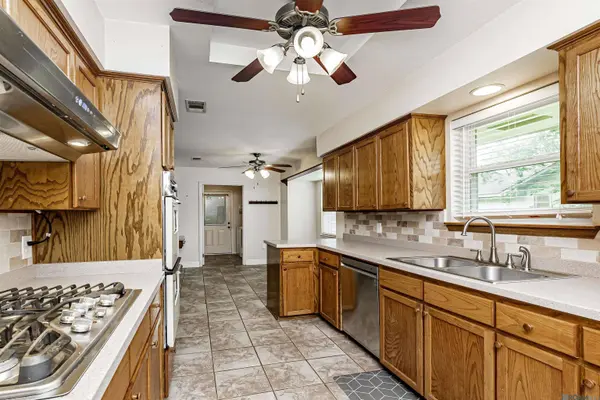 17247 Sharpsburg Ave, Baton Rouge, LA 70817