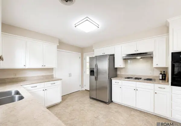 8166 Franwood Dr, Baton Rouge, LA 70806