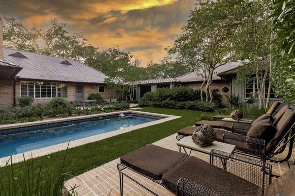 3131 E Lakeshore Dr, Baton Rouge, LA 70808