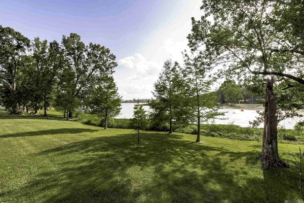 3131 E Lakeshore Dr, Baton Rouge, LA 70808