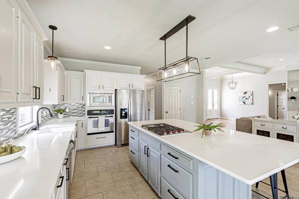 37326 Lakeshore Ave, Prairieville, LA 70769