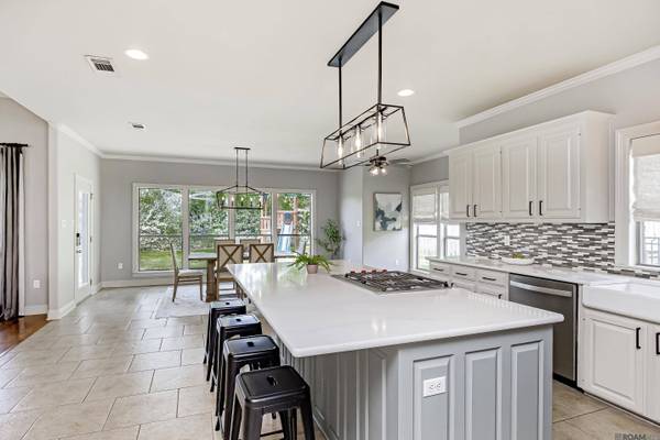 37326 Lakeshore Ave, Prairieville, LA 70769