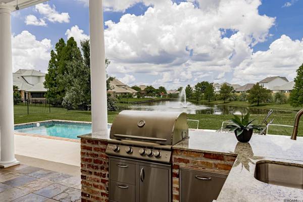 15020 Tower Ct, Baton Rouge, LA 70810