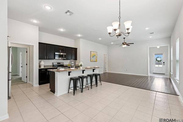 7961 Brown Hickory Ave, Baton Rouge, LA 70820