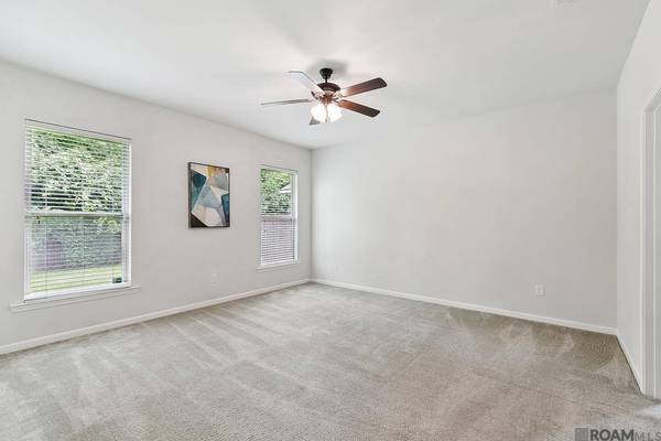 7961 Brown Hickory Ave, Baton Rouge, LA 70820