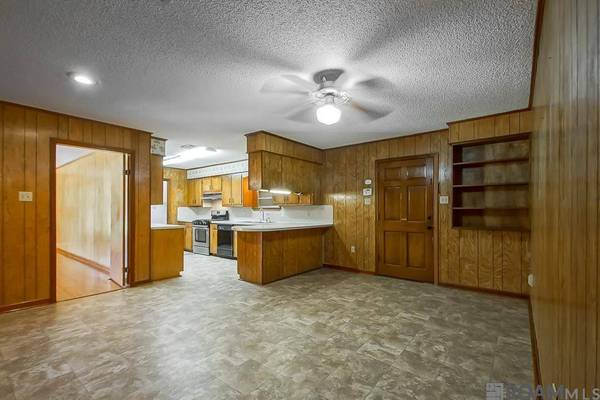 12125 Strauss Dr, Baton Rouge, LA 70811