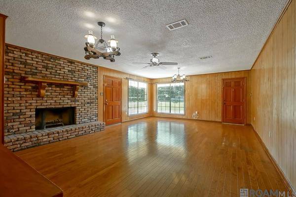 12125 Strauss Dr, Baton Rouge, LA 70811