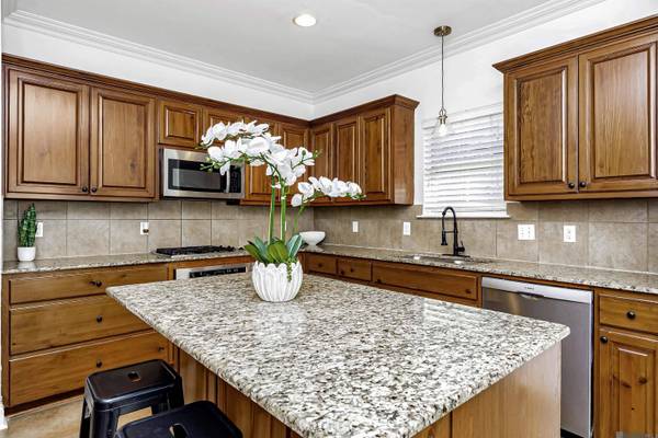 14628 Lake Town Dr, Baton Rouge, LA 70810