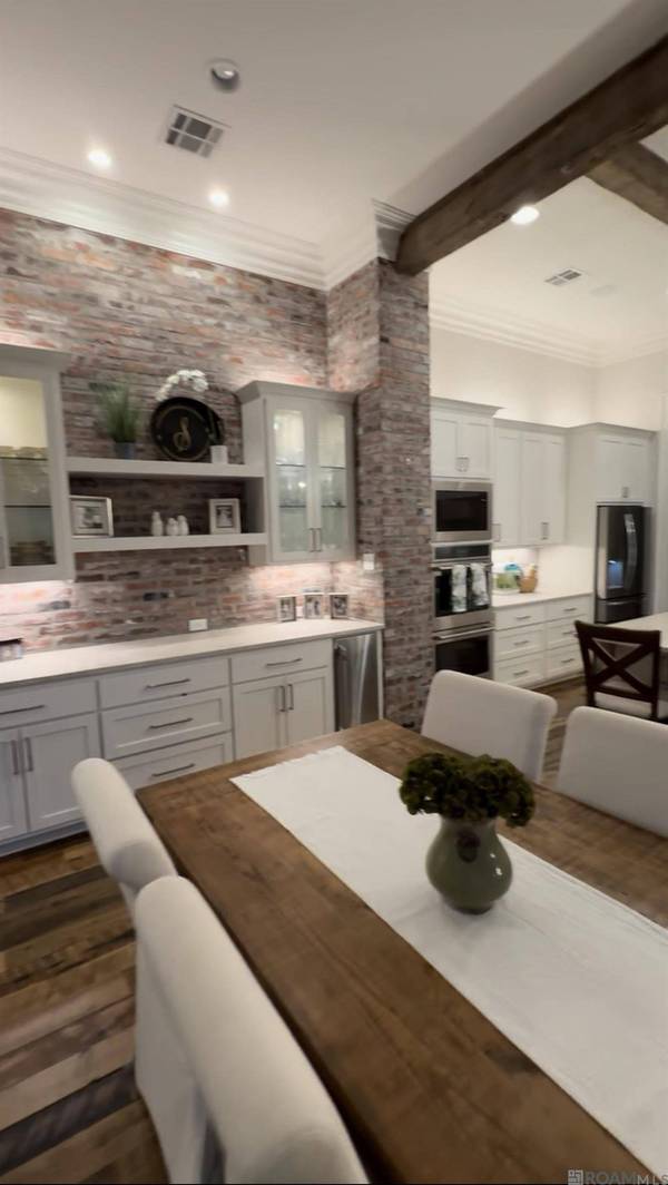 2549 Bayou Bengal Ct, Baton Rouge, LA 70810