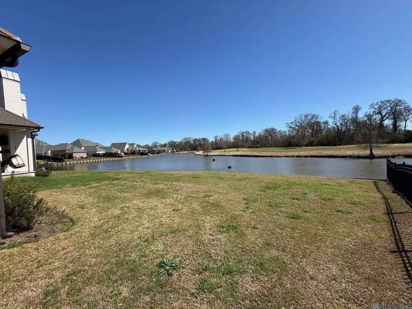 2549 Bayou Bengal Ct, Baton Rouge, LA 70810