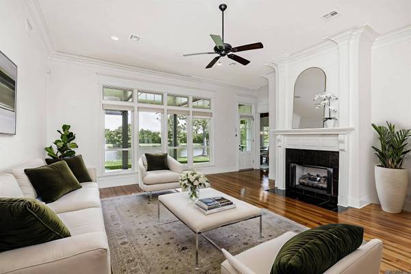 14628 Memorial Tower Dr, Baton Rouge, LA 70810