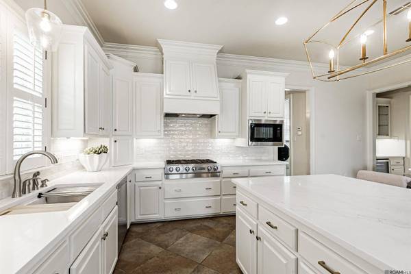 14628 Memorial Tower Dr, Baton Rouge, LA 70810