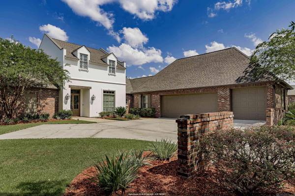 14628 Memorial Tower Dr, Baton Rouge, LA 70810