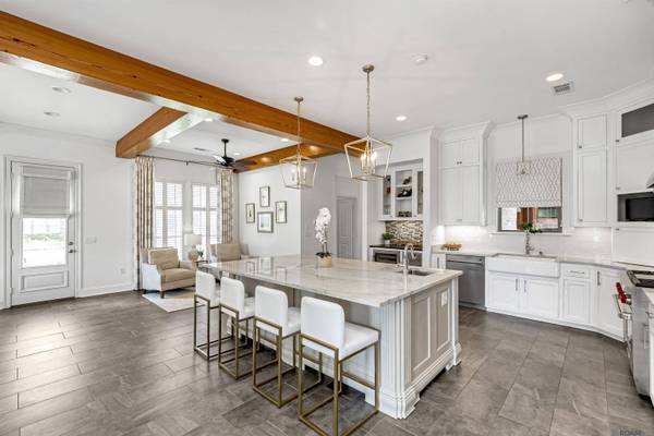 823 Mossy Oak Ave, Baton Rouge, LA 70810