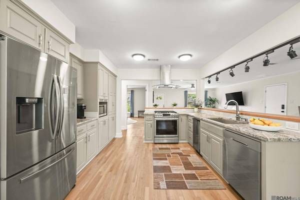 6035 Boone Dr, Baton Rouge, LA 70808